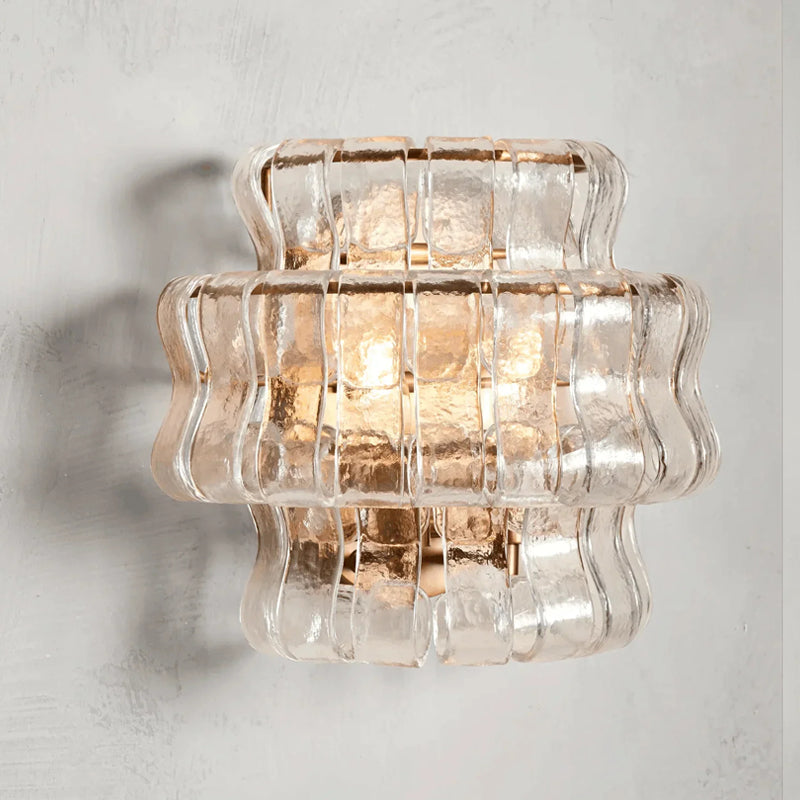 Close-up on the fluted surface of the green glass Albano lamp.