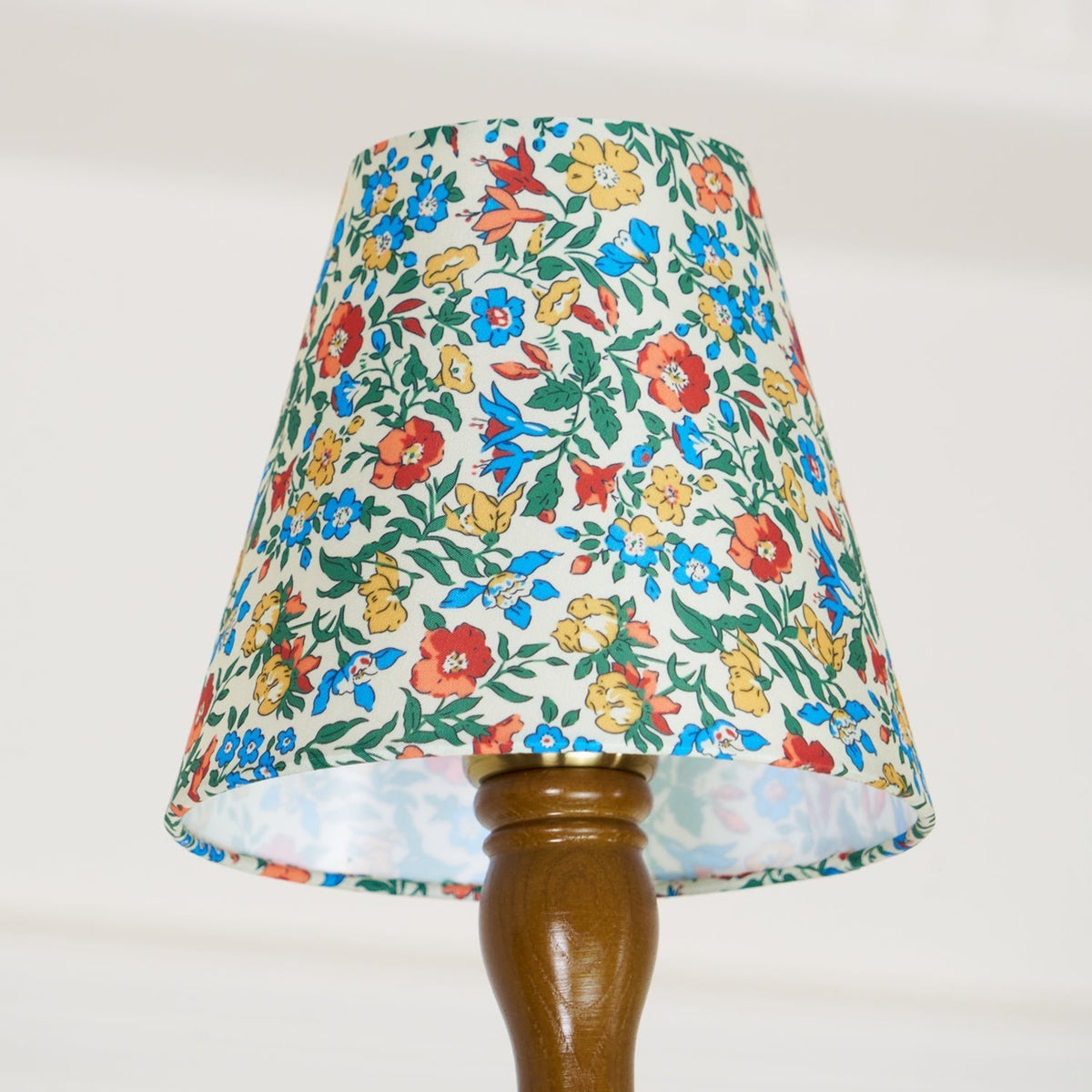 Florinda Floral Fabric Shade Chandelier with Wooden Arms-Neutral Decor