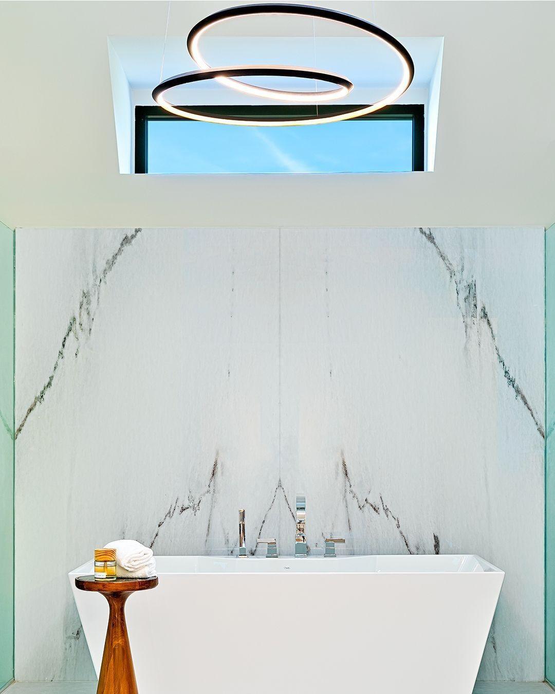 Zoriona Lustre en Aluminium Doré et Verre Opale