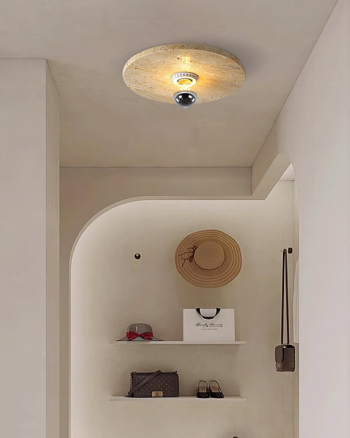 Comparison of the small and large Avize ceiling lamps.