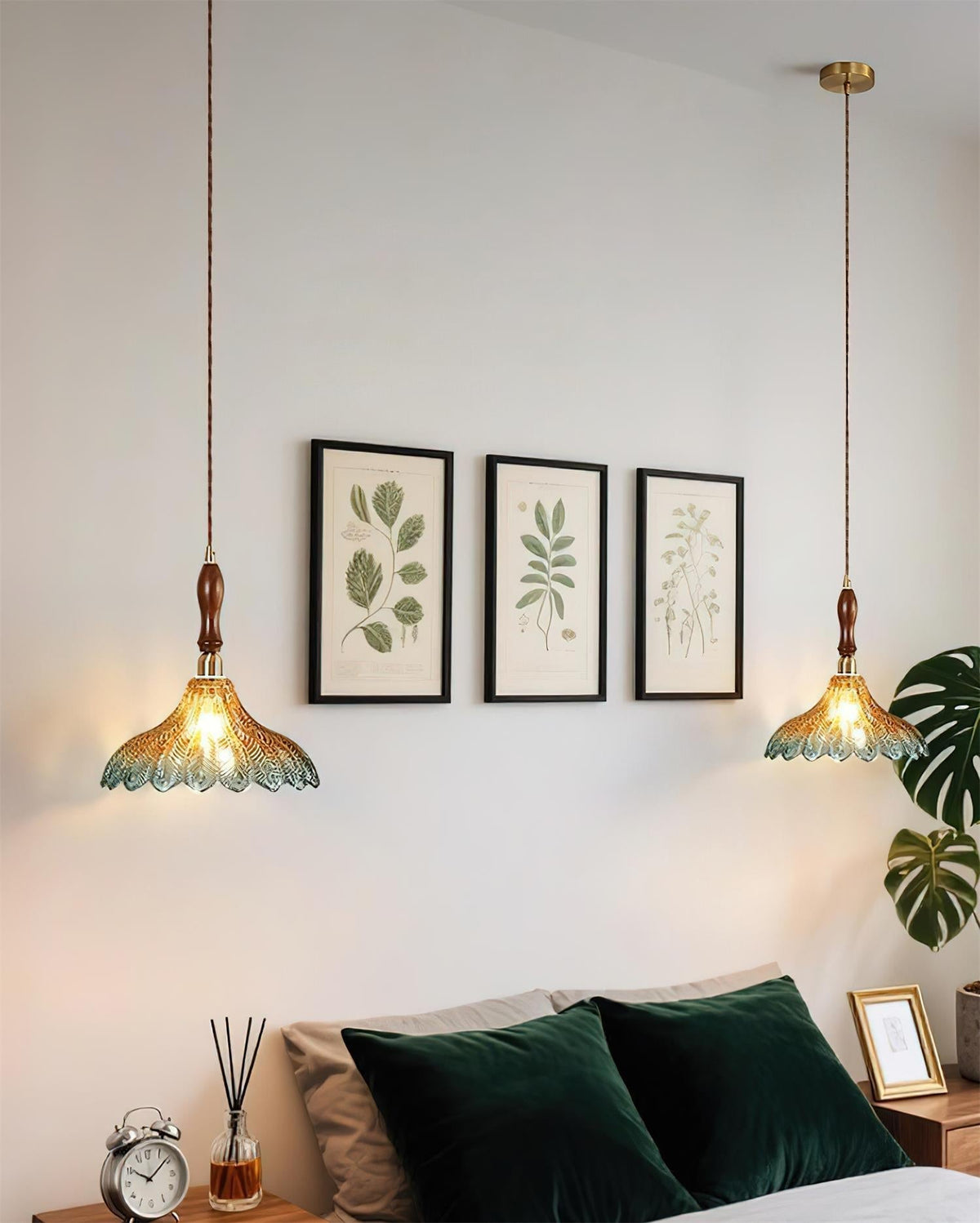 Mirinena Jewel Suspension