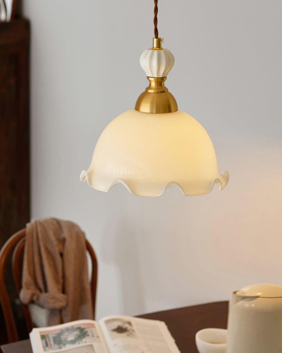 Pendant Lamp Wavy Edge Glass Shade Soft Glow Vintage Romantic-Neutral Decor