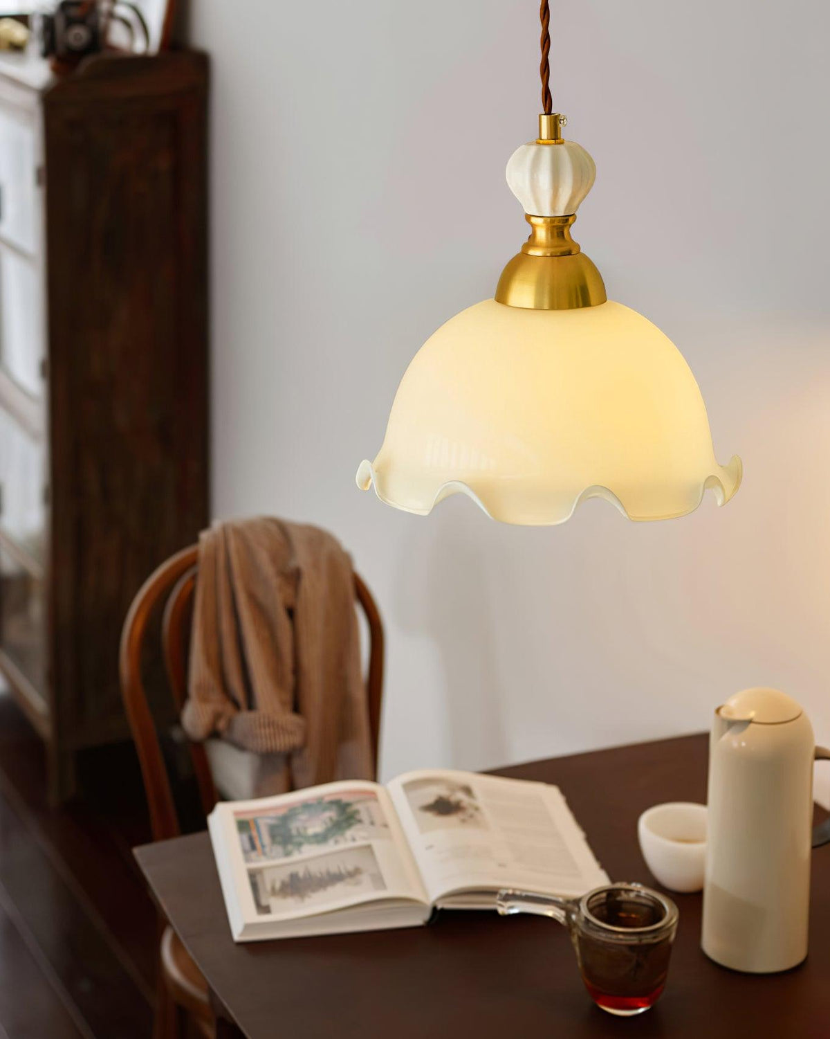 Pendant Lamp Wavy Edge Glass Shade Soft Glow Vintage Romantic-Neutral Decor