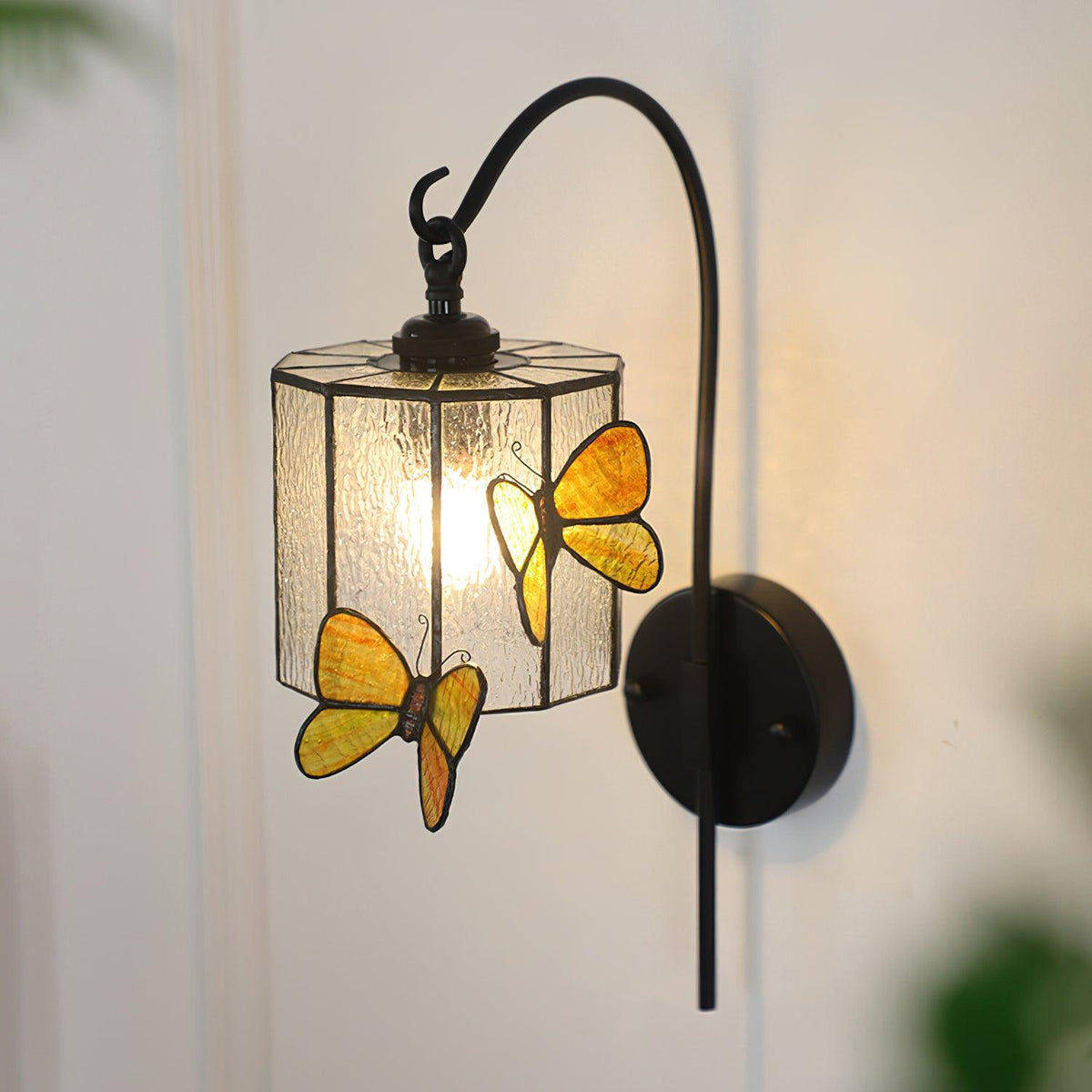Tiffany Wall Lamp Glass Butterfly Art-Neutral Decor