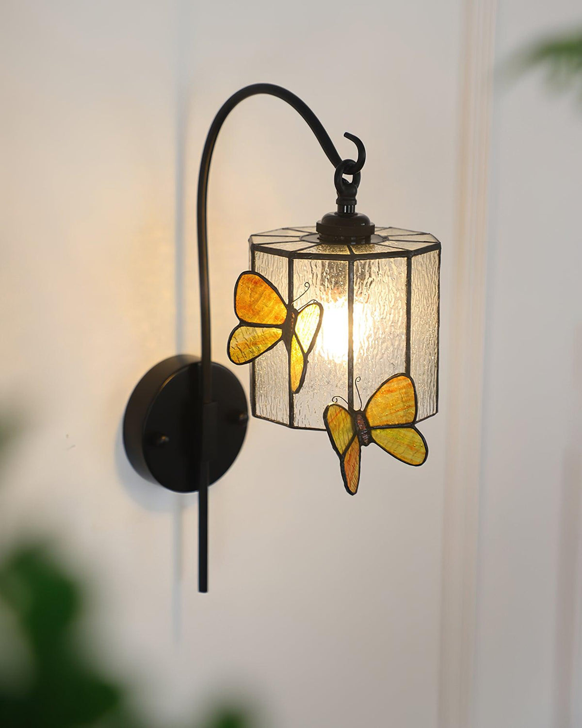 Tiffany Wall Lamp Glass Butterfly Art-Neutral Decor