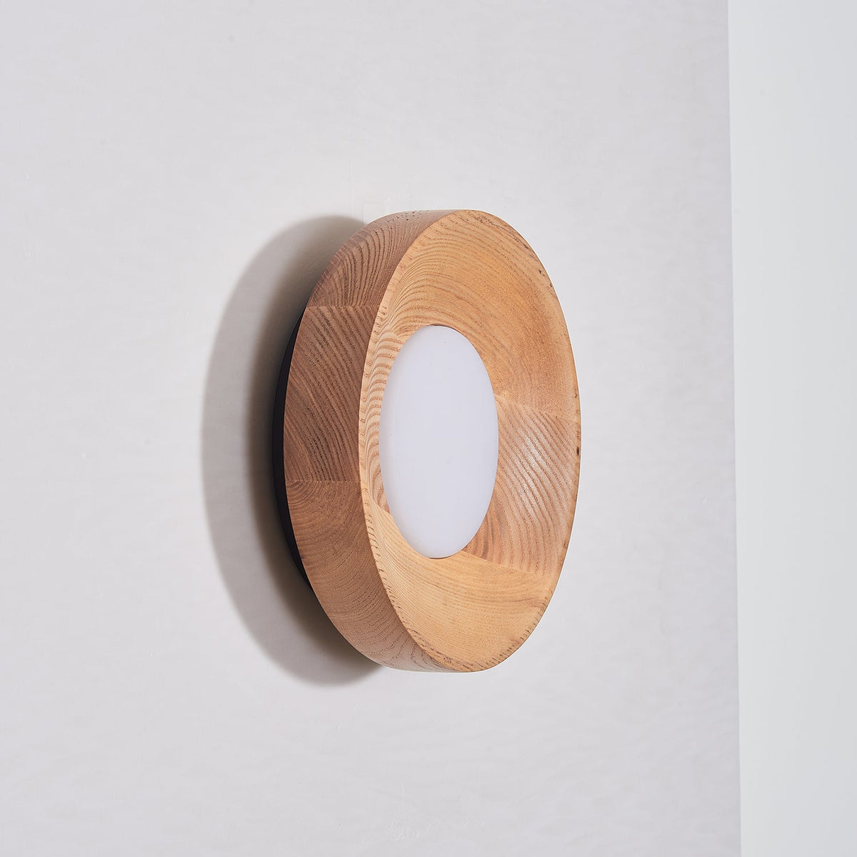 Seliana Lampe Murale Bois de Noyer Acrylique