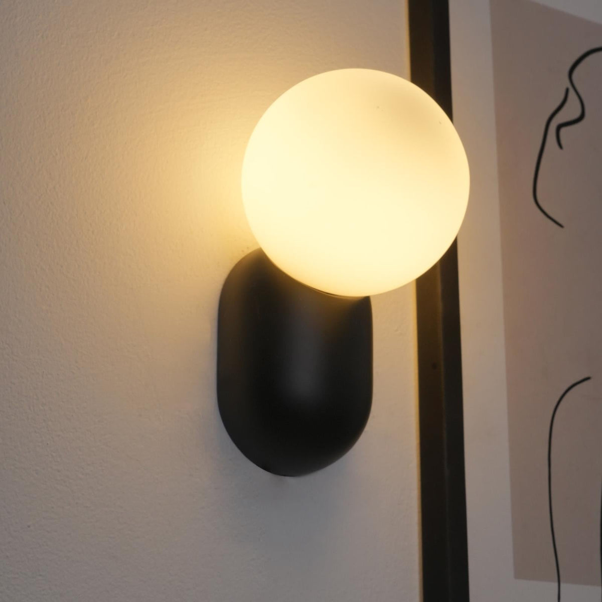 Nelo Minimalist Globe Wall Sconce-Neutral Decor