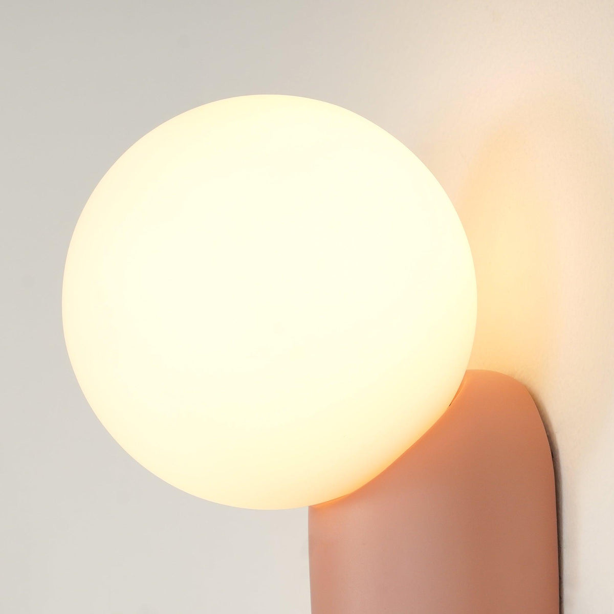 Nelo Minimalist Globe Wall Sconce-Neutral Decor