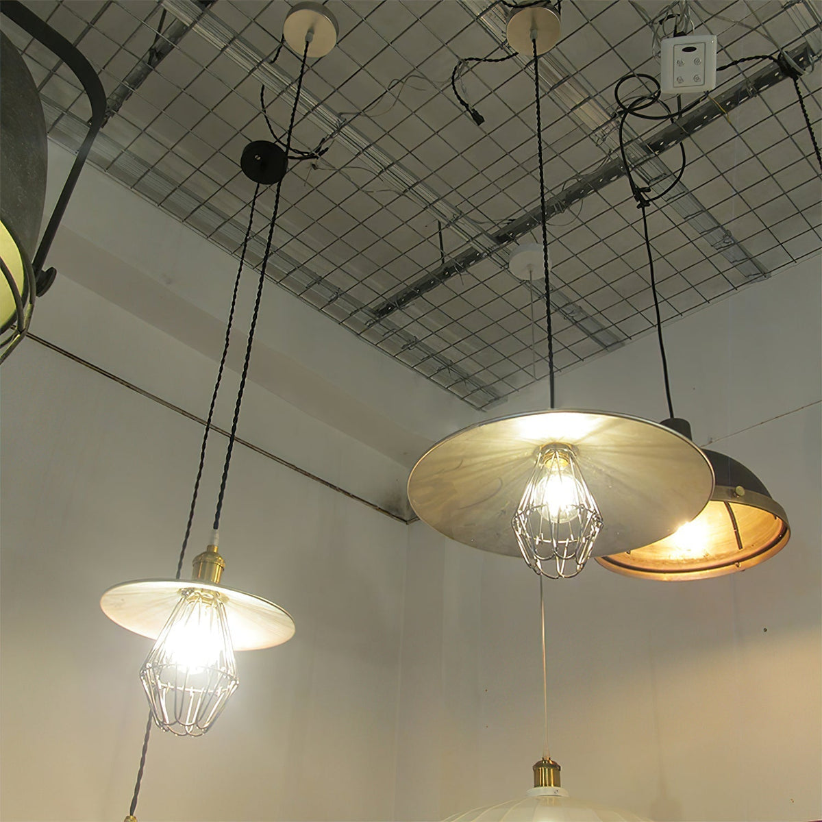 Stella Suspension en Métal Artistique Industriel Vintage