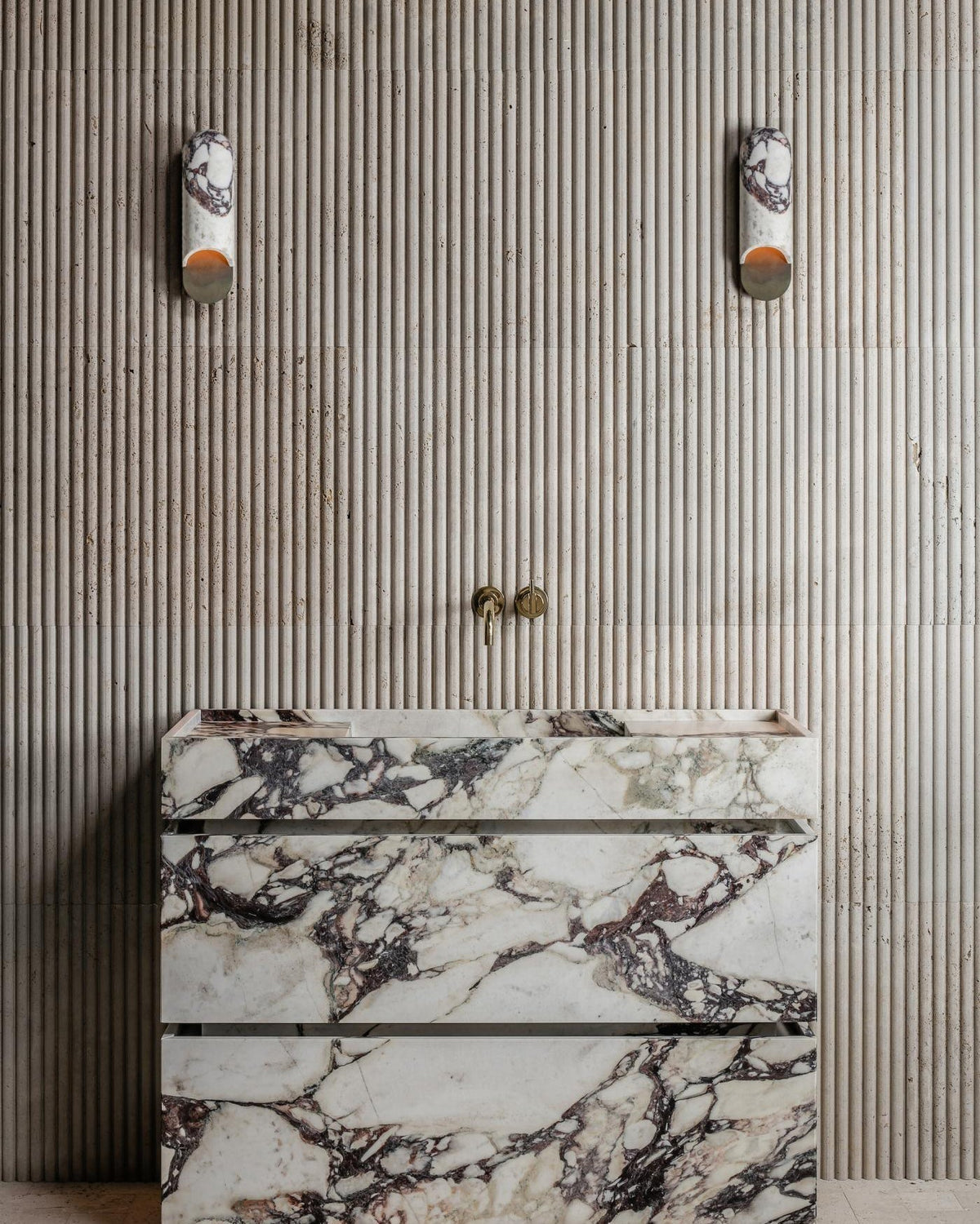 Capsule Wall Lamp Yellow Travertine Marble Brass-Neutral Decor