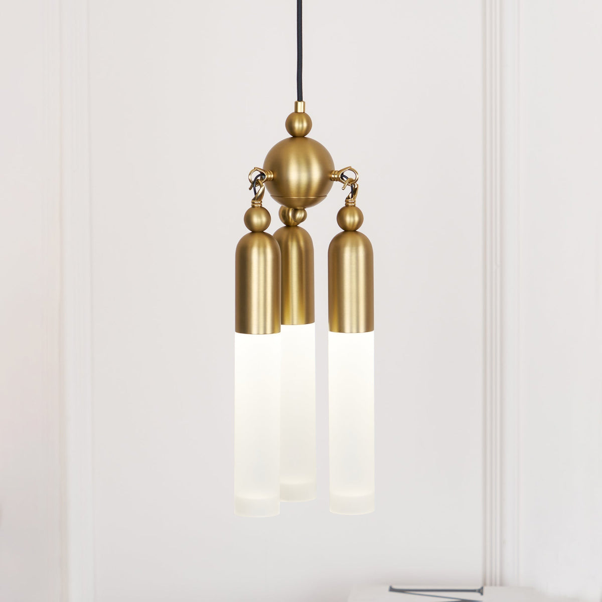 Lampe Suspendue Métal-Acrylique Moderne Minimaliste Tilt