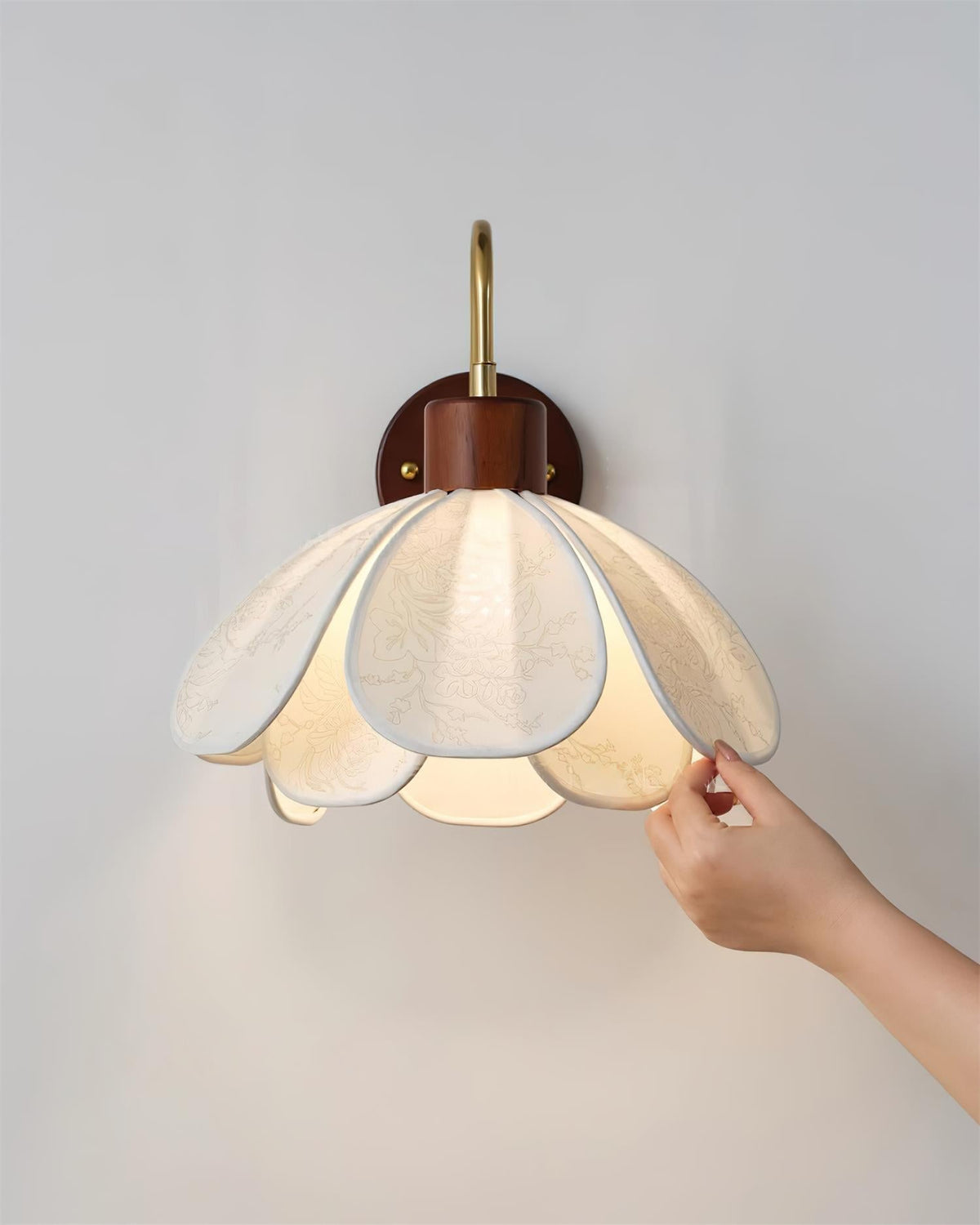 Florayne Vintage Floral Glass Wall Lamp-Neutral Decor
