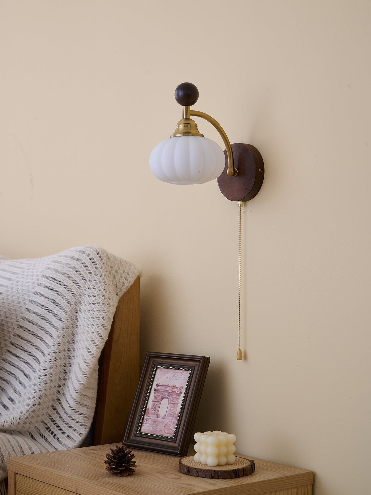 Eshae Applique Murale en Tissu et Bois Premium