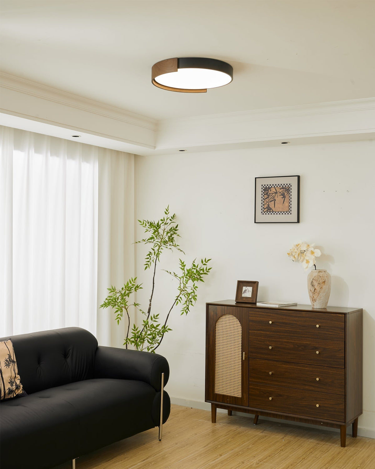 Dimensional drawing of the 80cm Claxy ceiling light.