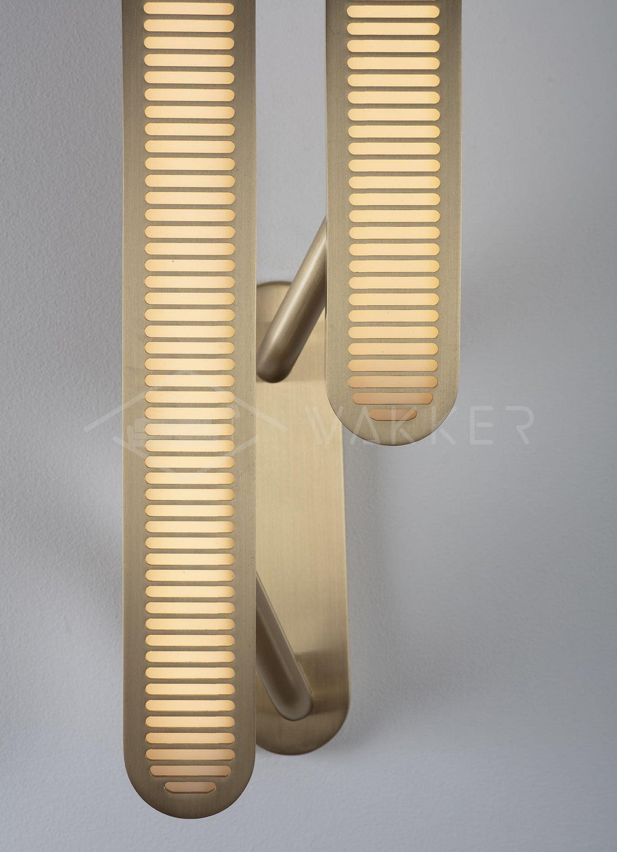 Adrine Lampe Murale en Laiton avec Grille Fendue