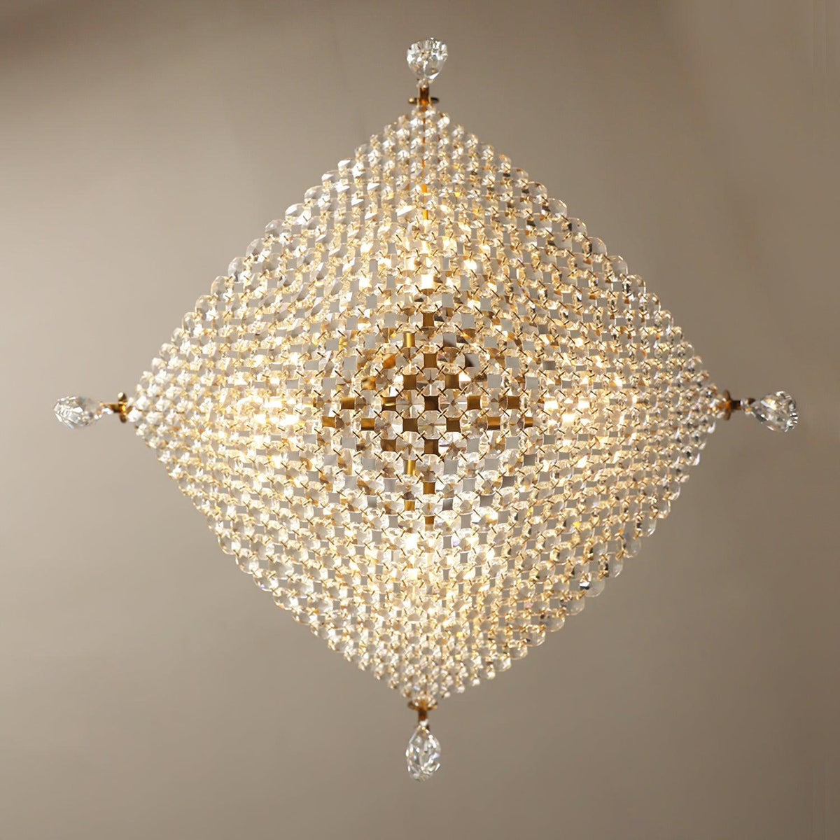 Bastetta Lustre avec Fils de Cristal et Cristal