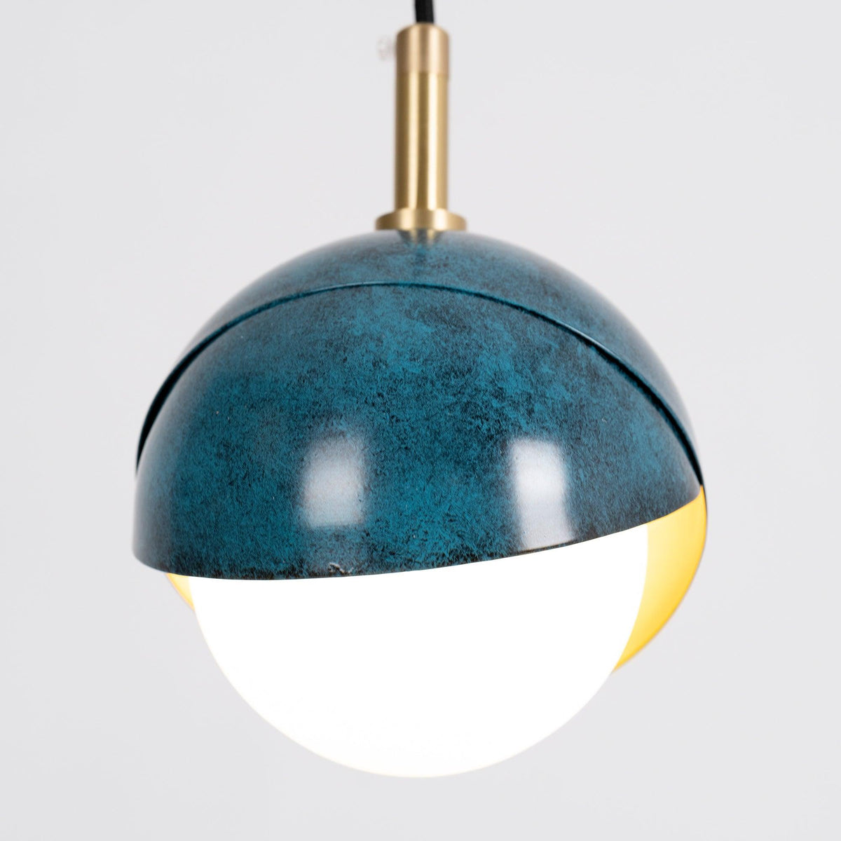 Orlisse Lampe Suspendue en Laiton Globe Opale Emboîté Moderne