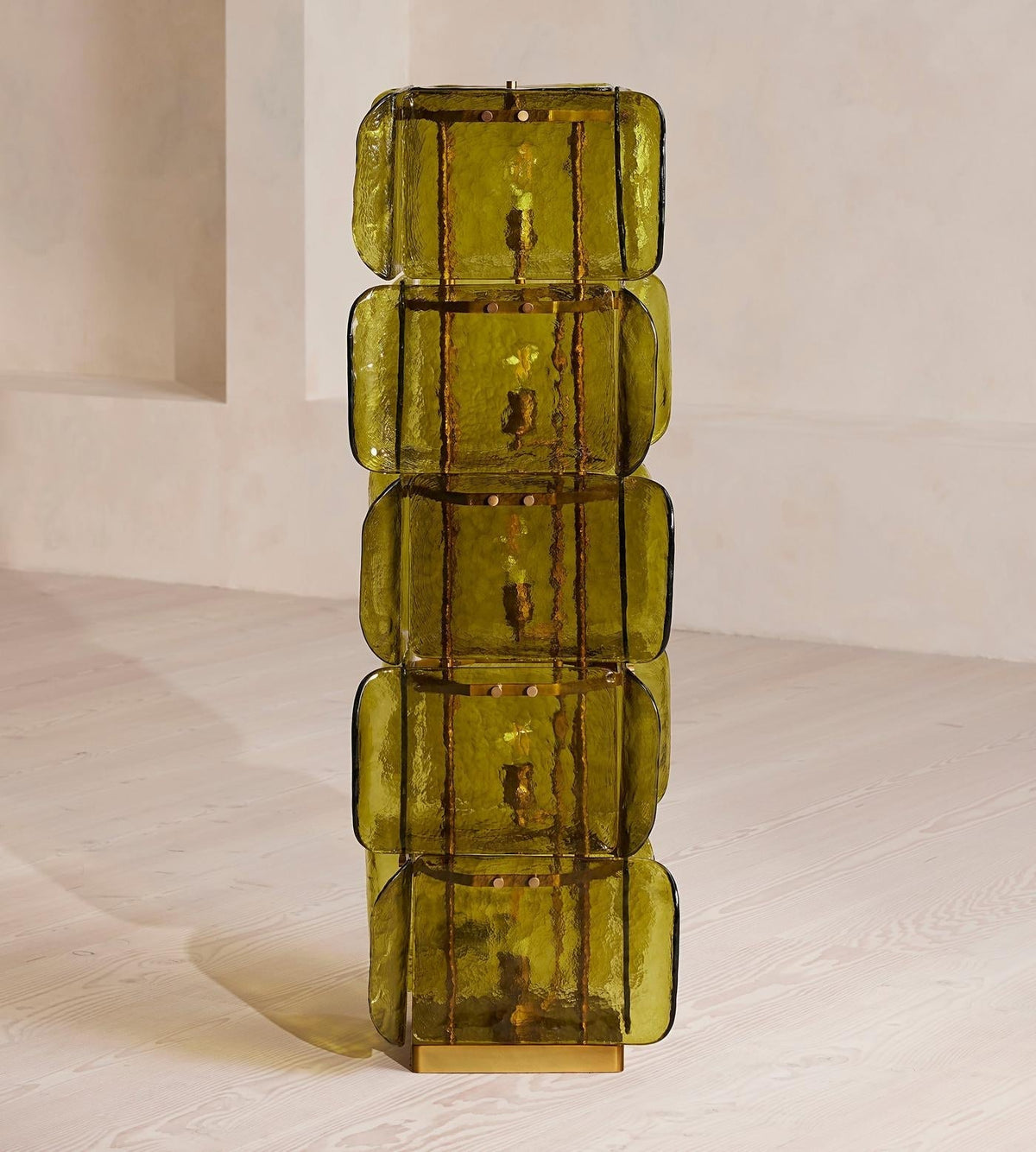 Top-down view showing the square profile of the Cubo Totem lamp.