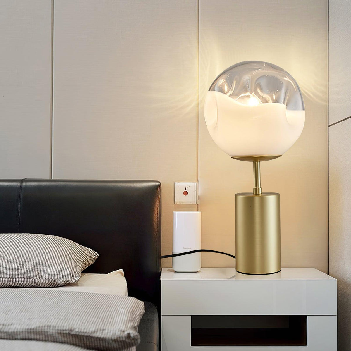 Aurea Classic Glass Table Lamp-Neutral Decor