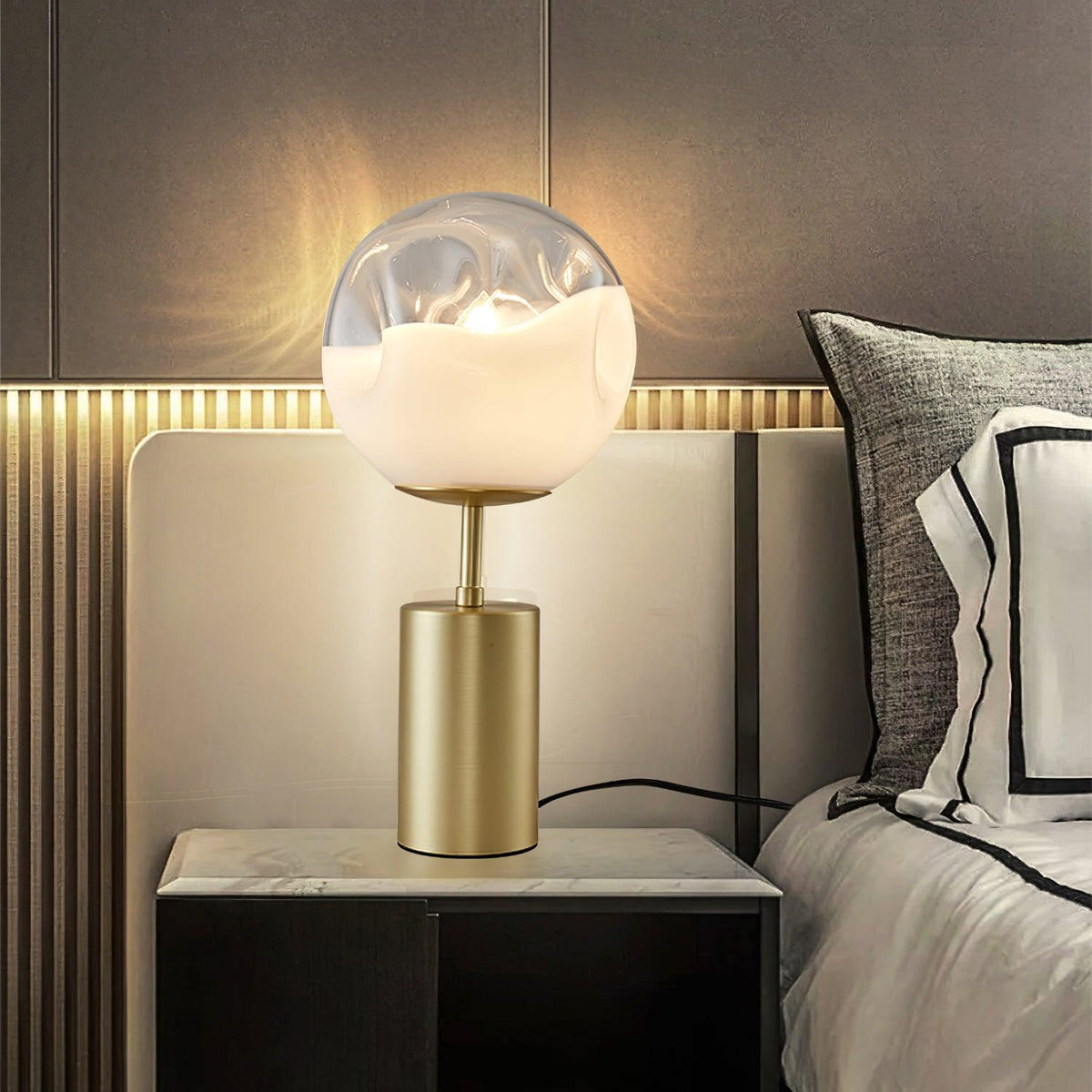 Aurea Classic Glass Table Lamp-Neutral Decor