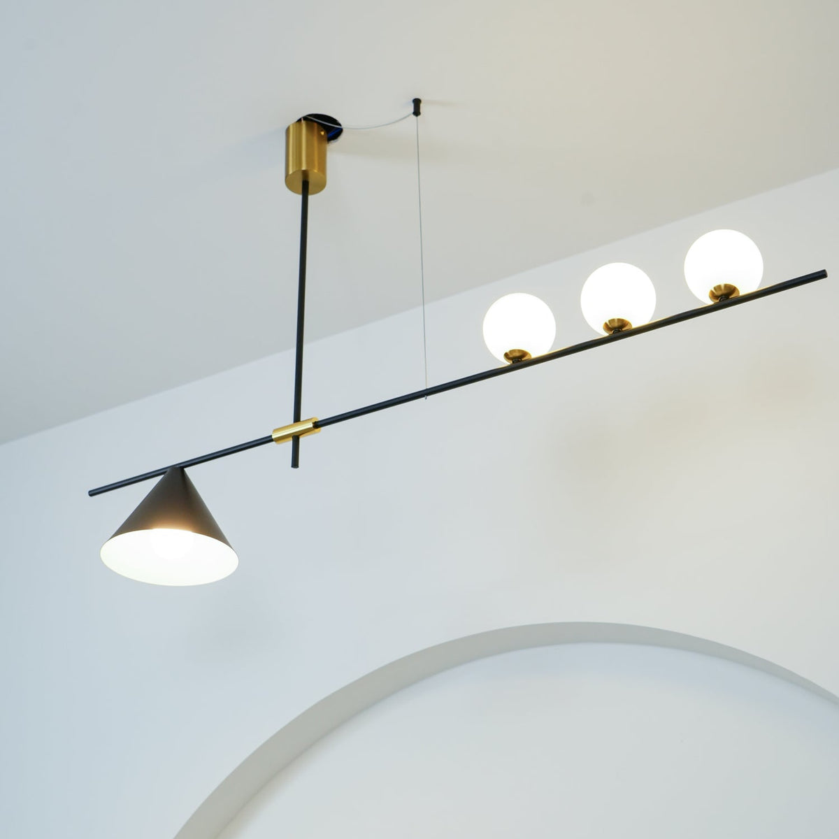 Orlilia Suspension Dorée Contemporaine