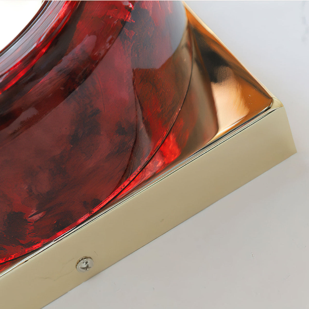 Close-up on the texture of the red resin.