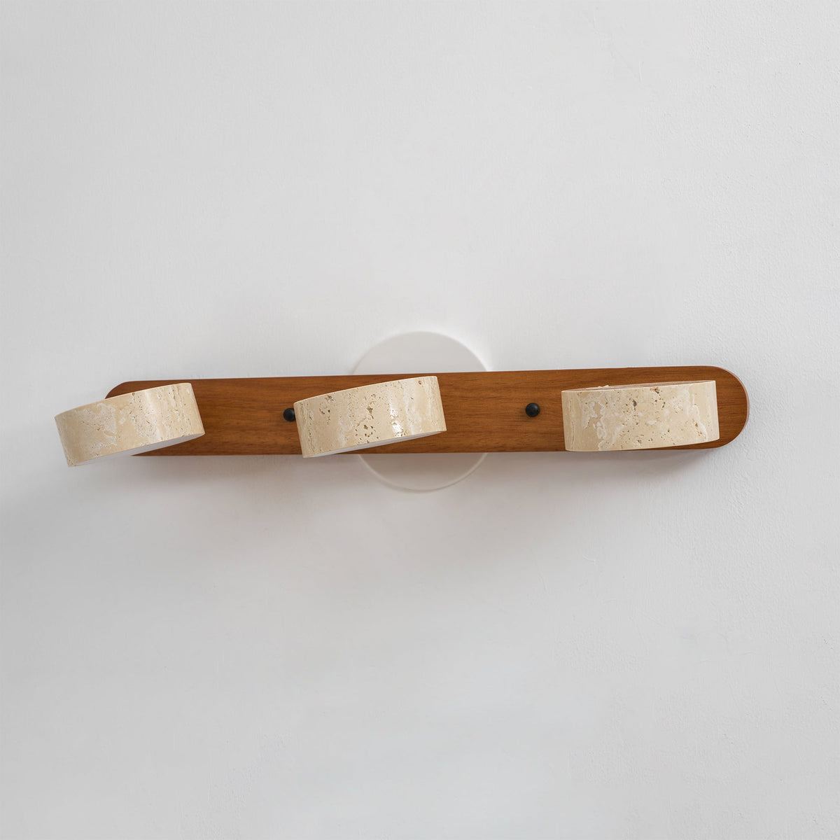 The 2-head lamp in the Wood color finish.
