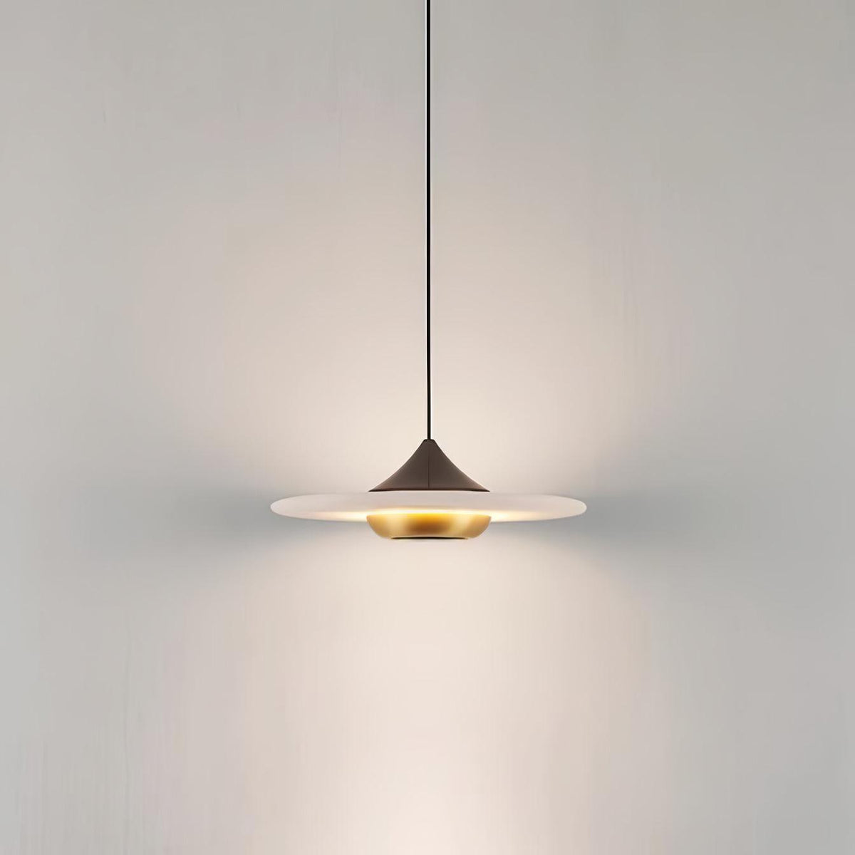 Liorice Suspension en Marbre Confortable