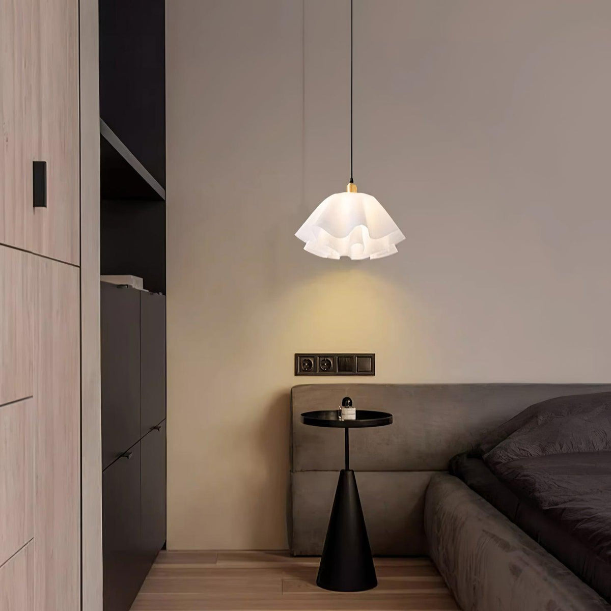 Vero Modern Petal Pendant Light-Neutral Decor