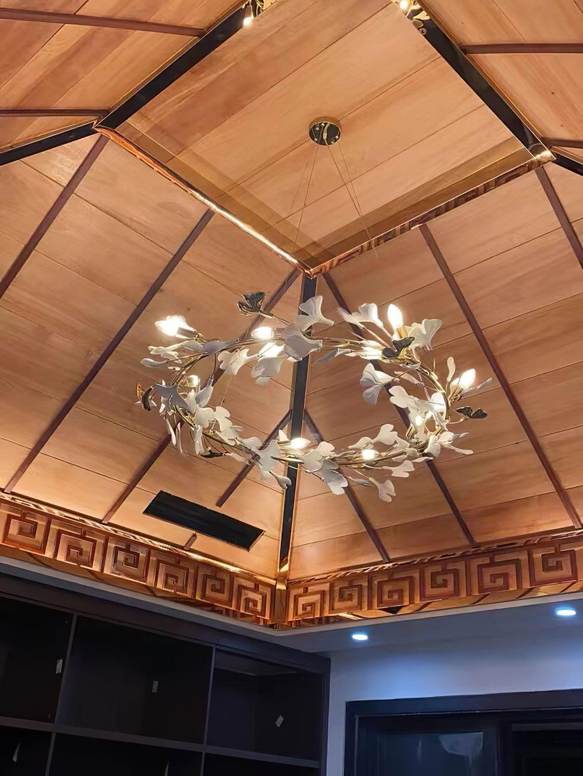 Chandelier White Ceramic Ginkgo Petals U-Neutral Decor