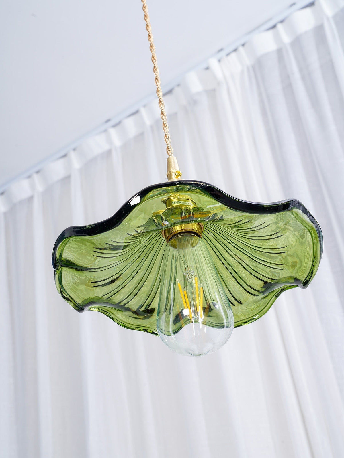 Nerisse Suspension en Verre et Laiton Vintage