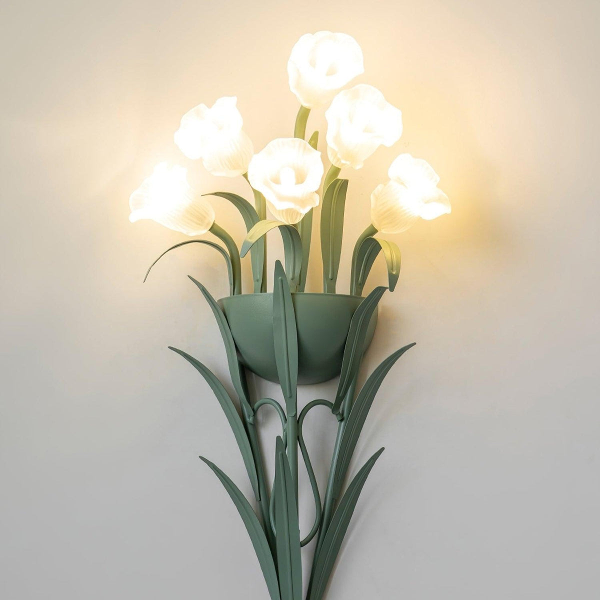 Lunafleur Lily Wall Lamp-Neutral Decor