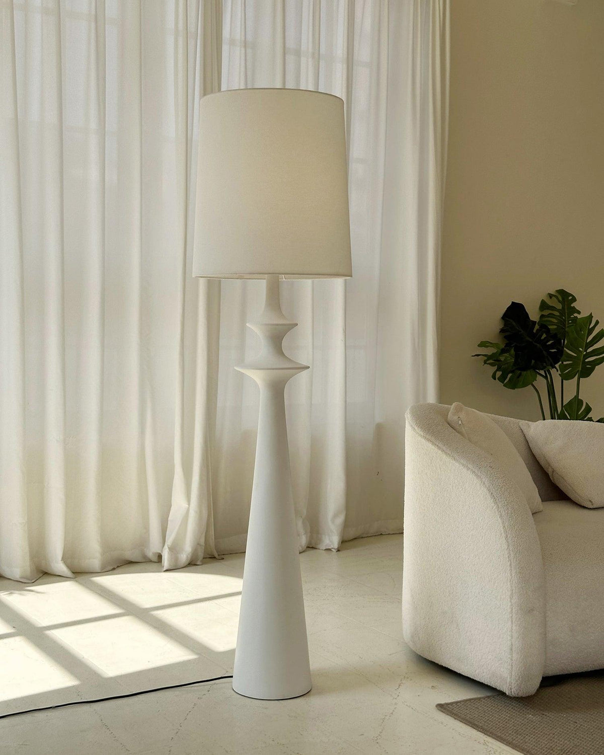 Elaiielle Lampadaire