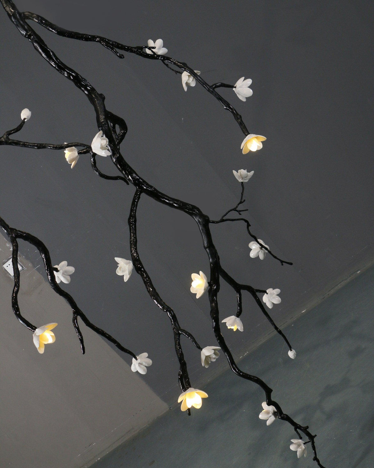 Claroria Lustre Noir Branche Fleur