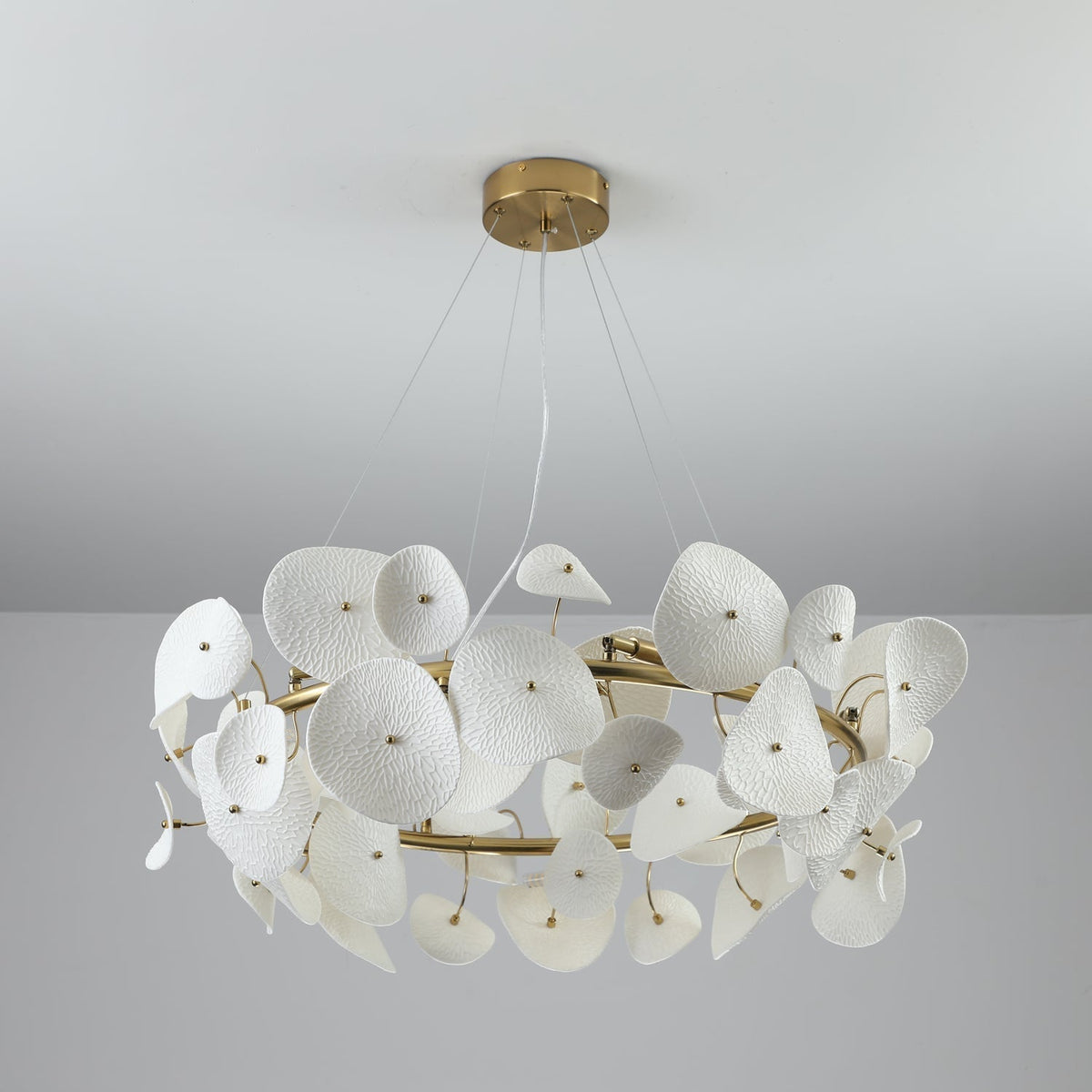 Pavaira Lustre en céramique à pétales d'élégance moderne