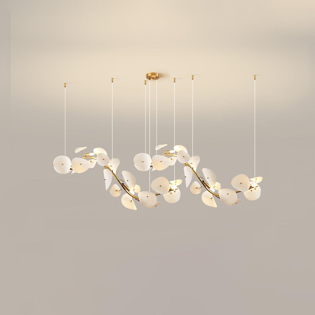 Pavaira Lustre en céramique à pétales d'élégance moderne