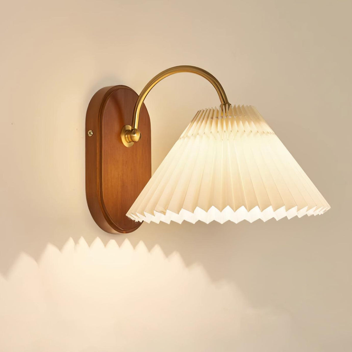 Solenne Vintage Pleated Shade Wall Lamp-Neutral Decor
