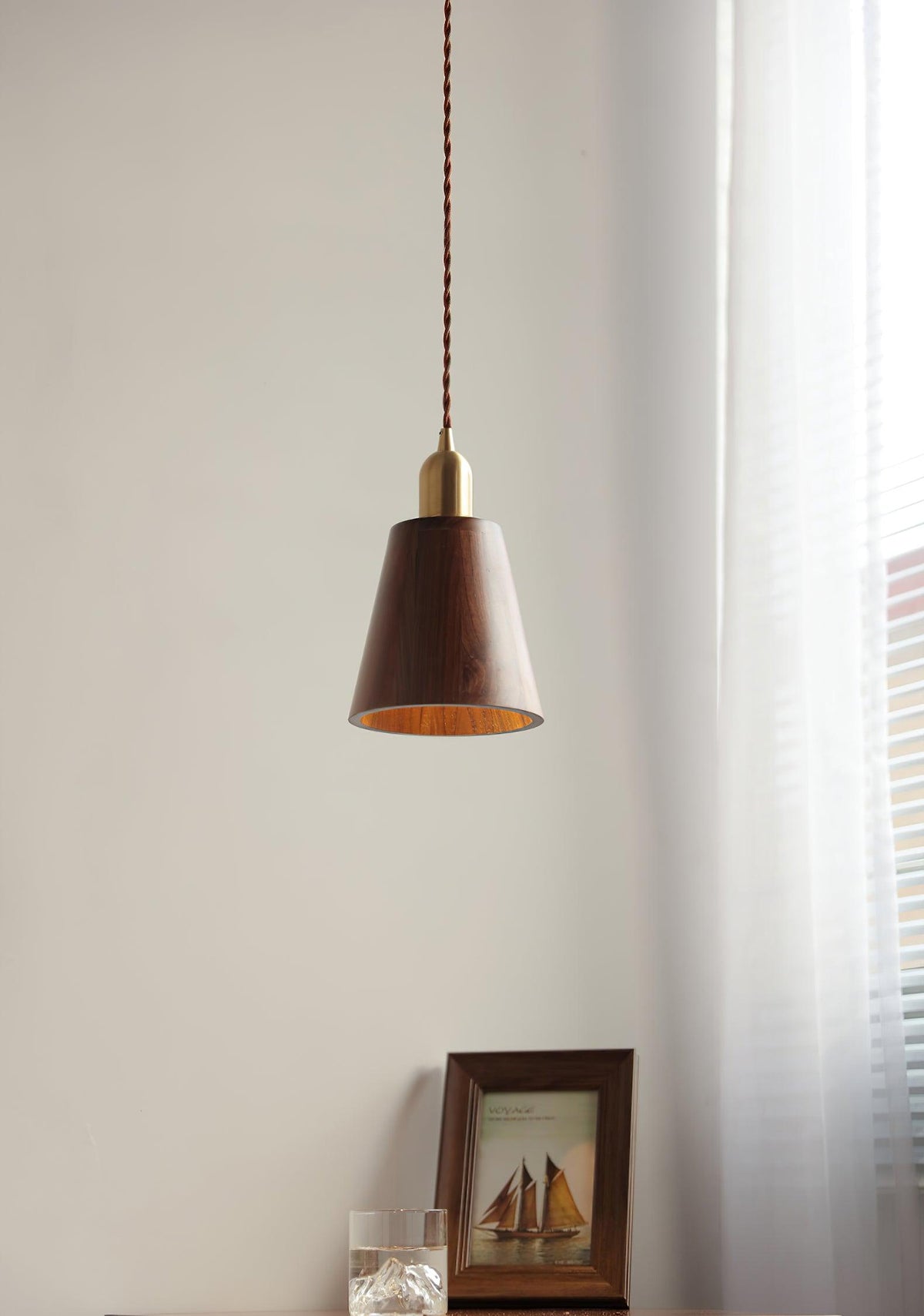 Edrenae Suspension Lampe Noyer Laiton Moderne pour Salon