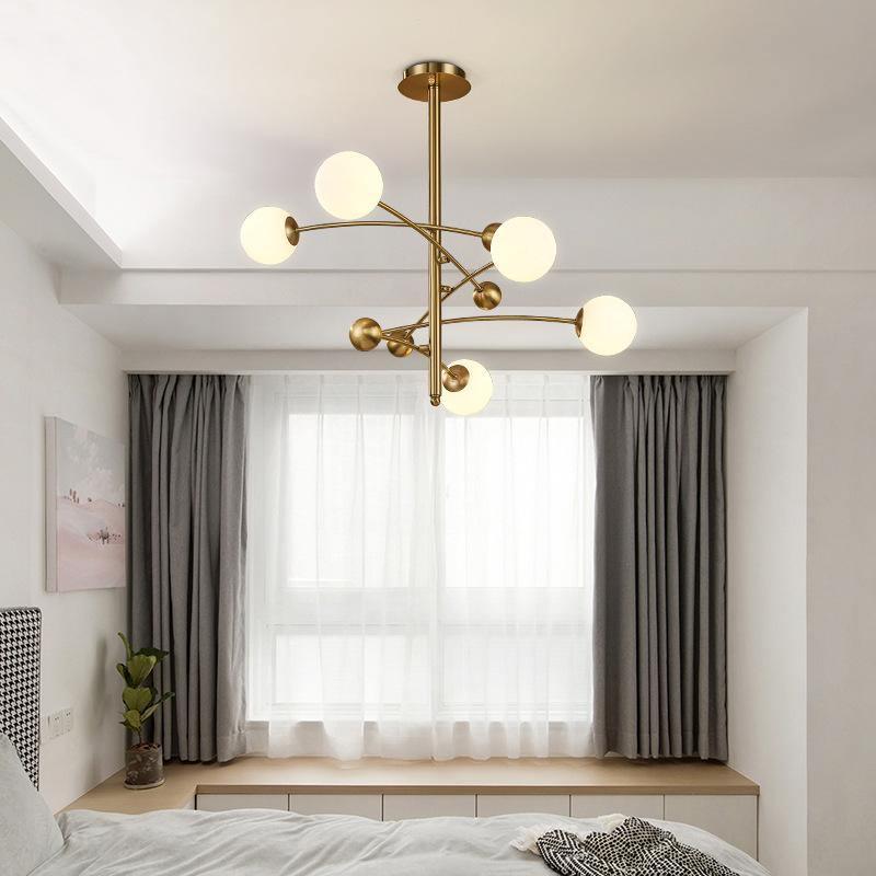 Levilia Lustre en Laiton avec Poutre Verticale et Globe
