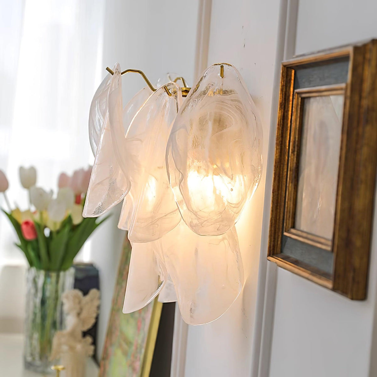 Evelo Petal Glass Wall Lamp-Neutral Decor