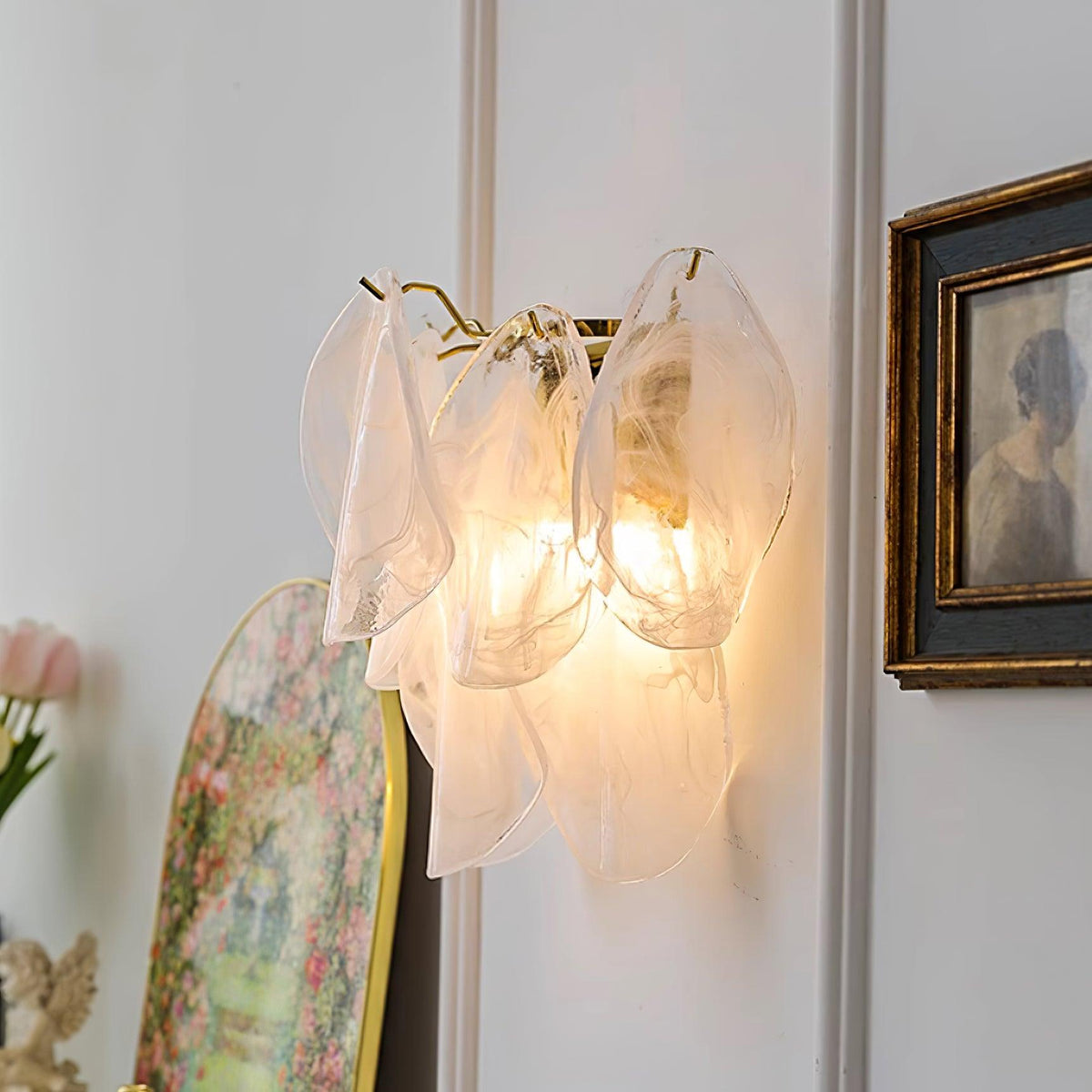Evelo Petal Glass Wall Lamp-Neutral Decor