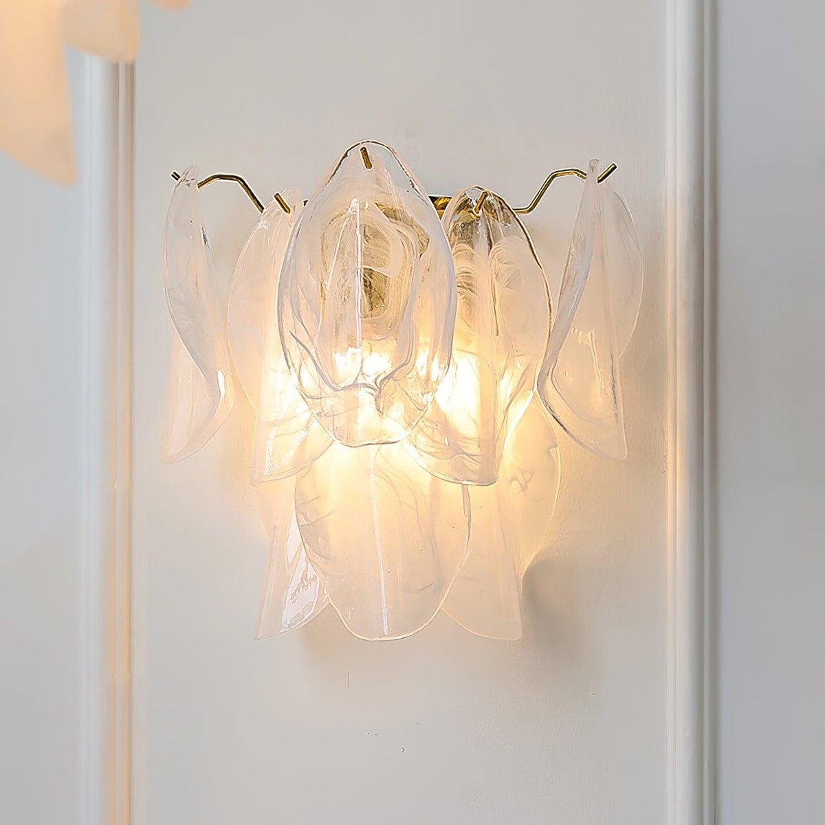 Evelo Petal Glass Wall Lamp-Neutral Decor