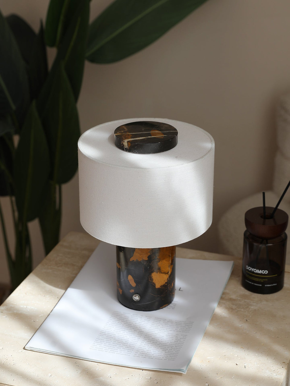 Kalvy Lampe de Table Cylindrique en Marbre Travertin