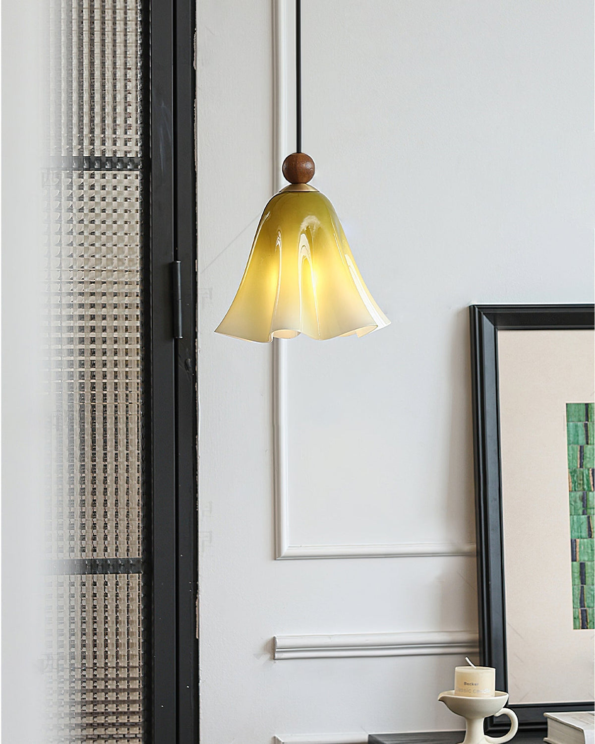 Dimensions of the Meblo Pendant Light: 22cm diameter, 18cm height.