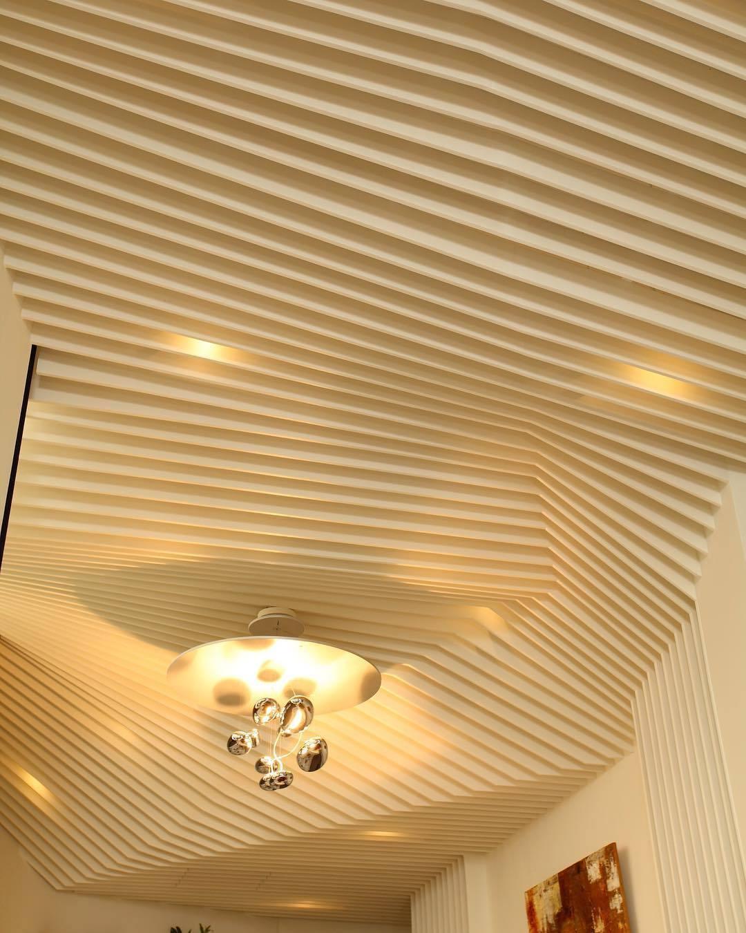 Emileira Lustre Sculptural en Aluminium