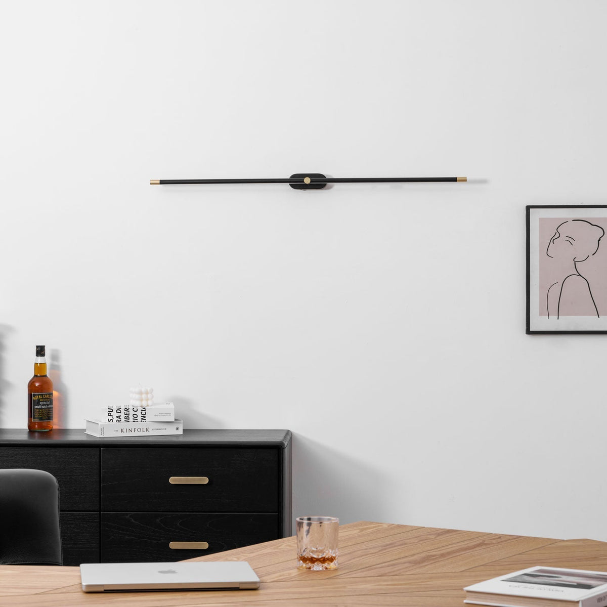 The gold finish option for the minimalist wall lamp.