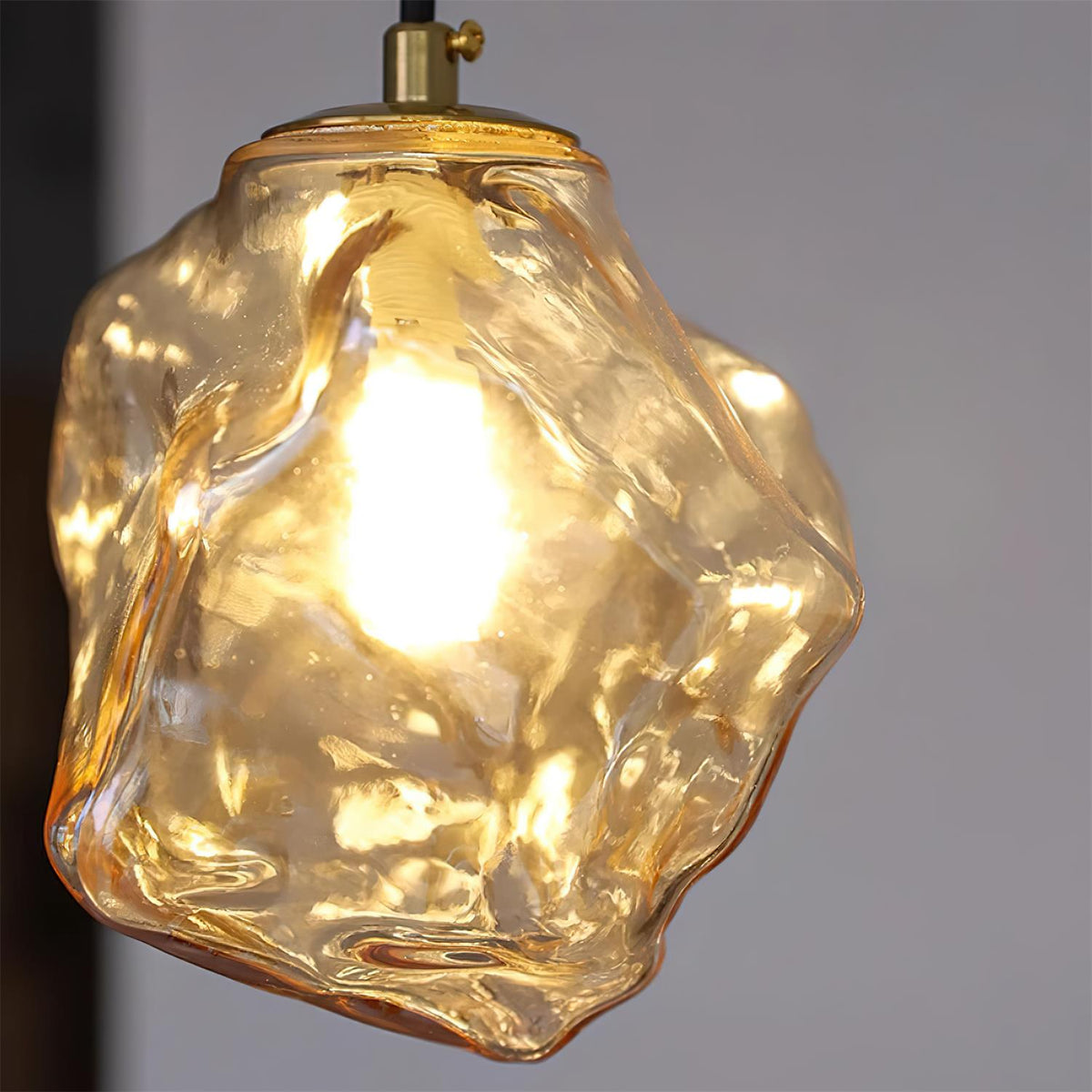 Elaeria Suspension