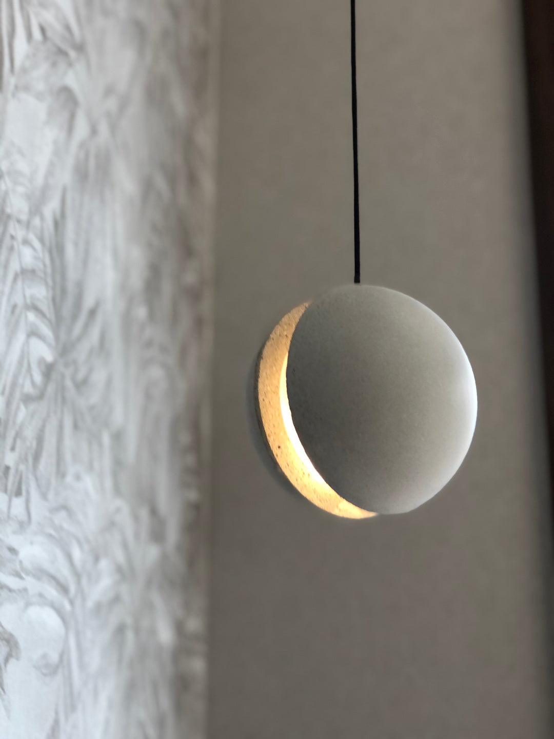 Finnetta Suspension Sphère en Béton Lune Minimaliste