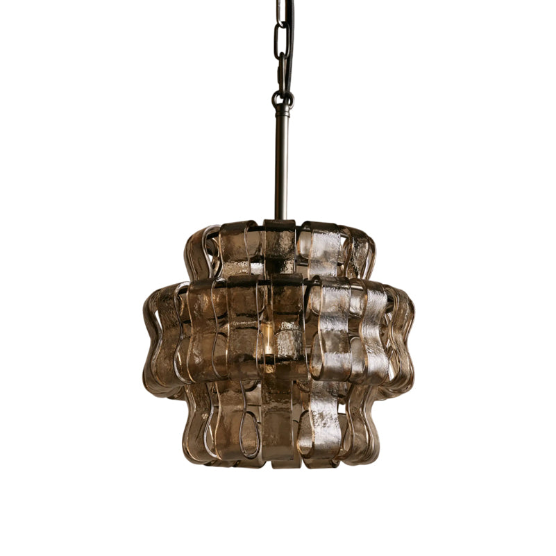 Detail of the adjustable 30cm hanging chain for the Nirsa Pendant Light.