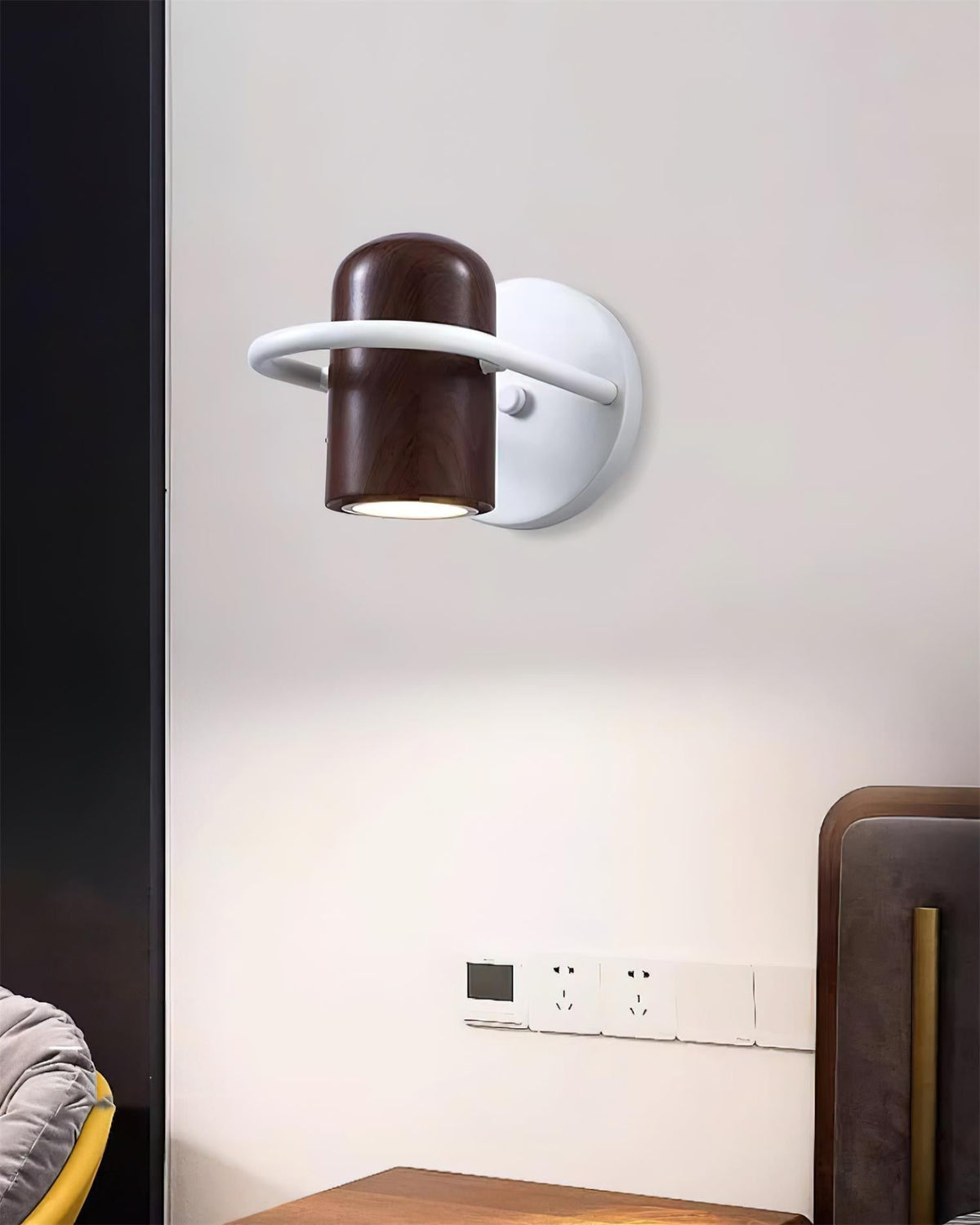Velora Wall Lamp Adjustable-Neutral Decor